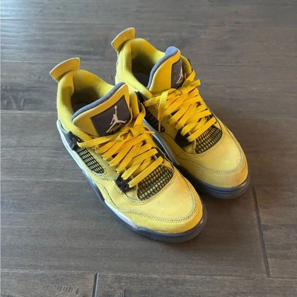 Jordan 4 Lightning 7Y - Picture 2 of 5
